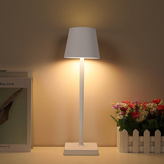 Éclairez Votre Espace avec Style : La Lampe de Table Sans Fil Rechargeable 3600mAh