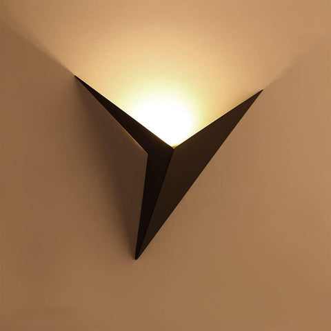Lámpara de pared LED moderna, lámpara de pared con forma de triángulo de 3W, blanco frío 6000K, para dormitorio, restaurante, pasillo, cafetería, bar, color negro