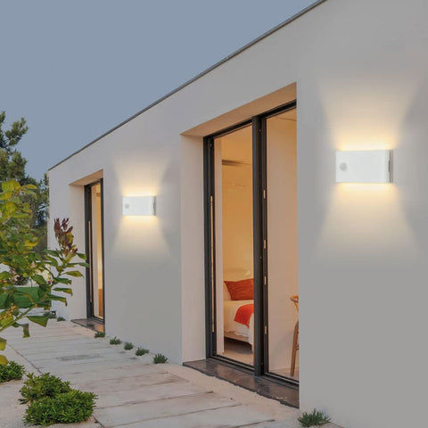Lámpara de pared para exterior de 12 W con sensor de movimiento, lámpara de pared de aluminio para exterior/interior con diseño mate de artesanía blanca IP65, lámpara de pared acrílica para balcón, escaleras, jardín, garaje, 3000 K